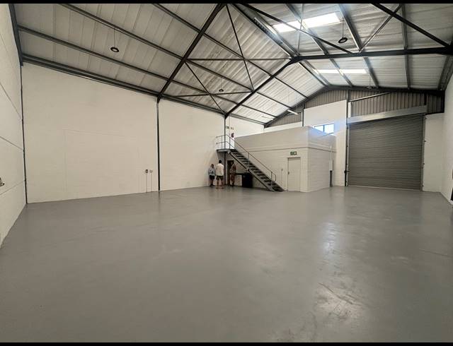 240M² WAREHOUSE TO LET IN FIRGROVE